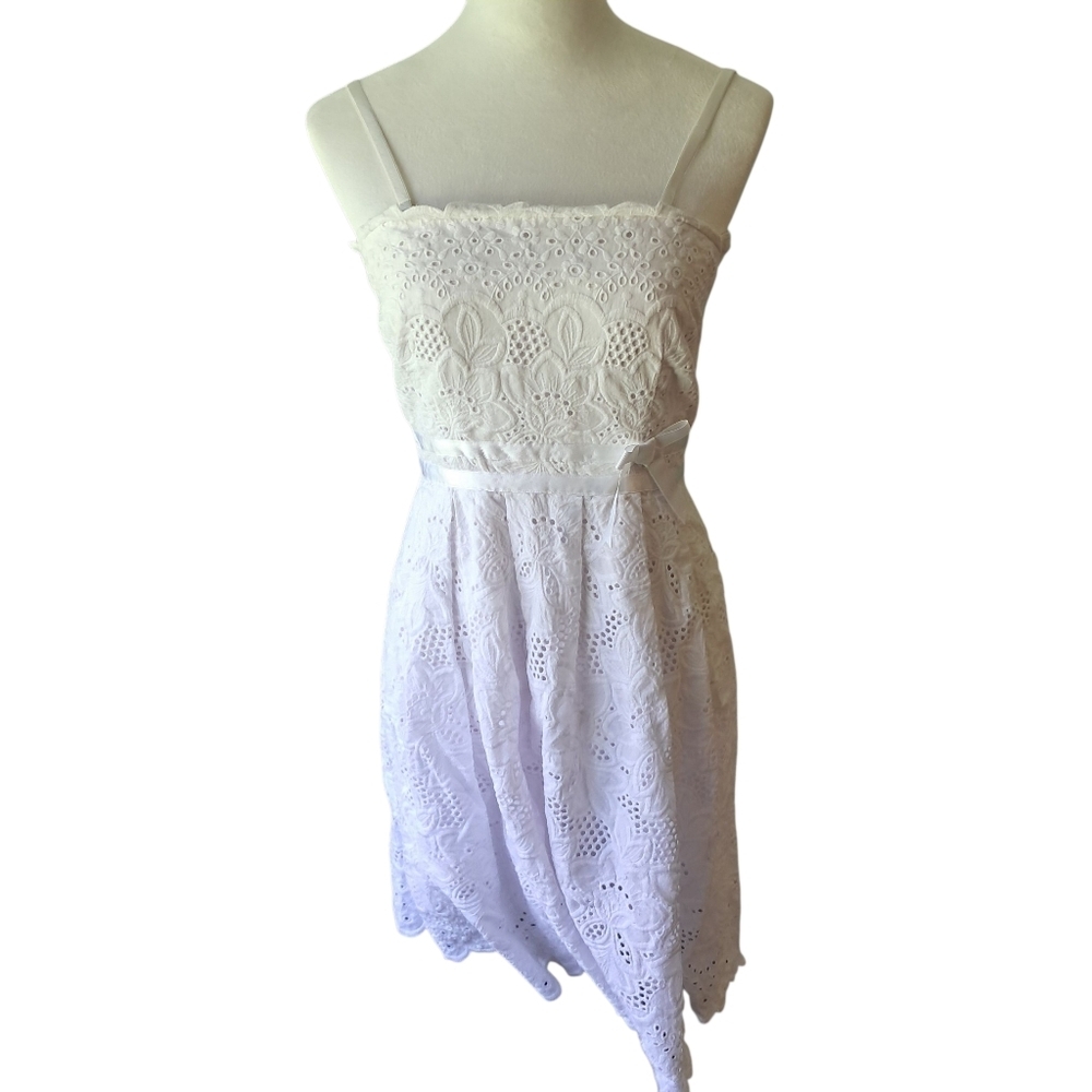 White Embroidered Eyelet Strap(less)